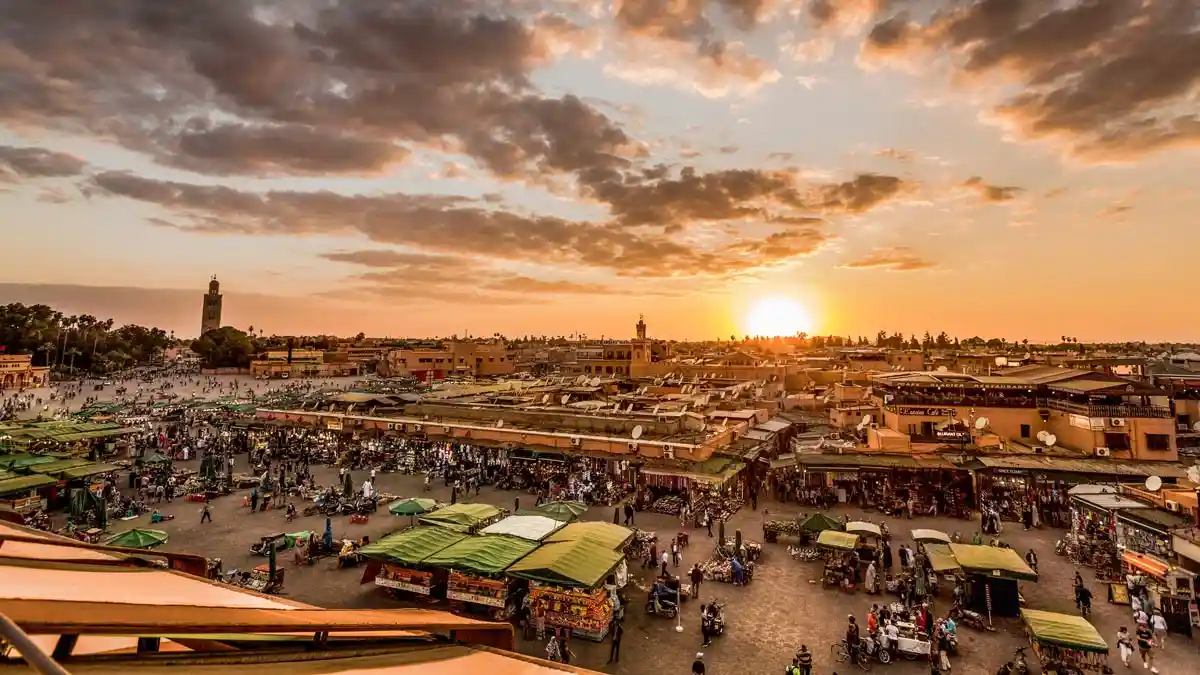 Travel to Marrakech I All You Need jamaa el fna during sunset